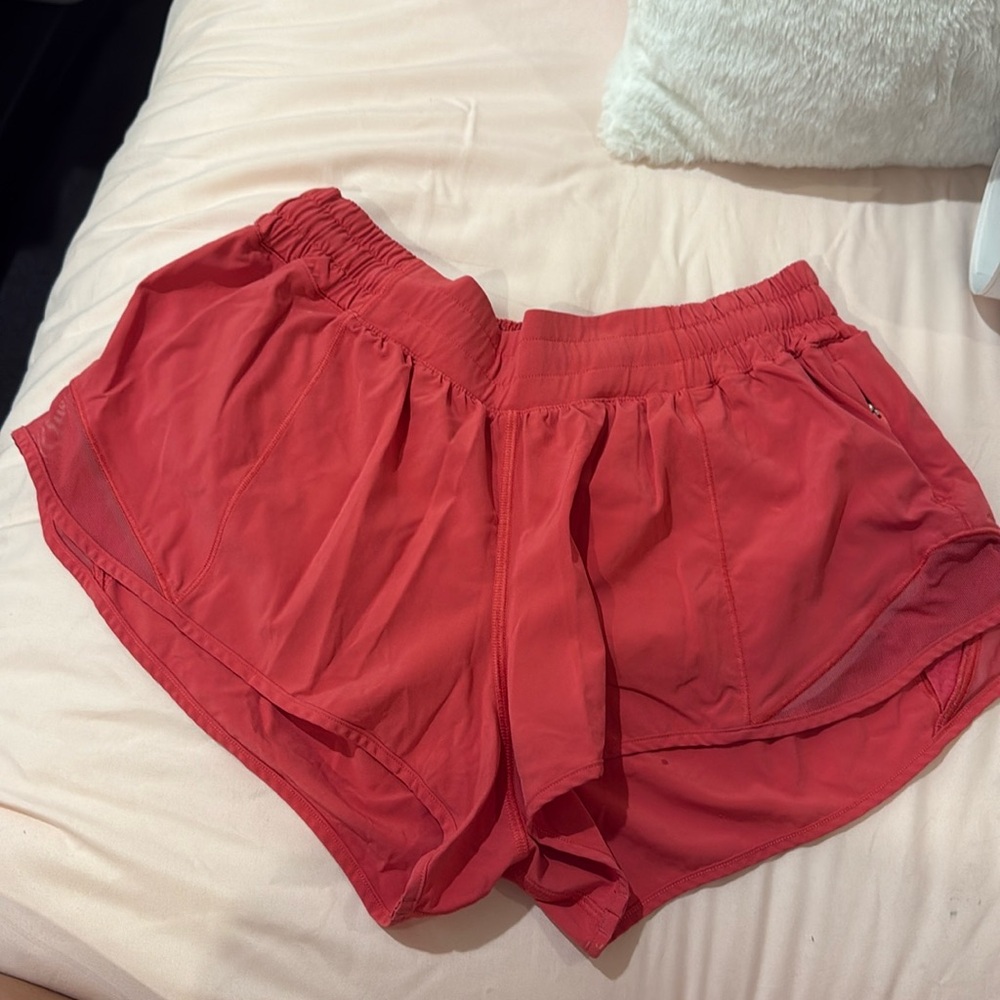 Pink lululemon 2.5" hotty hot shorts